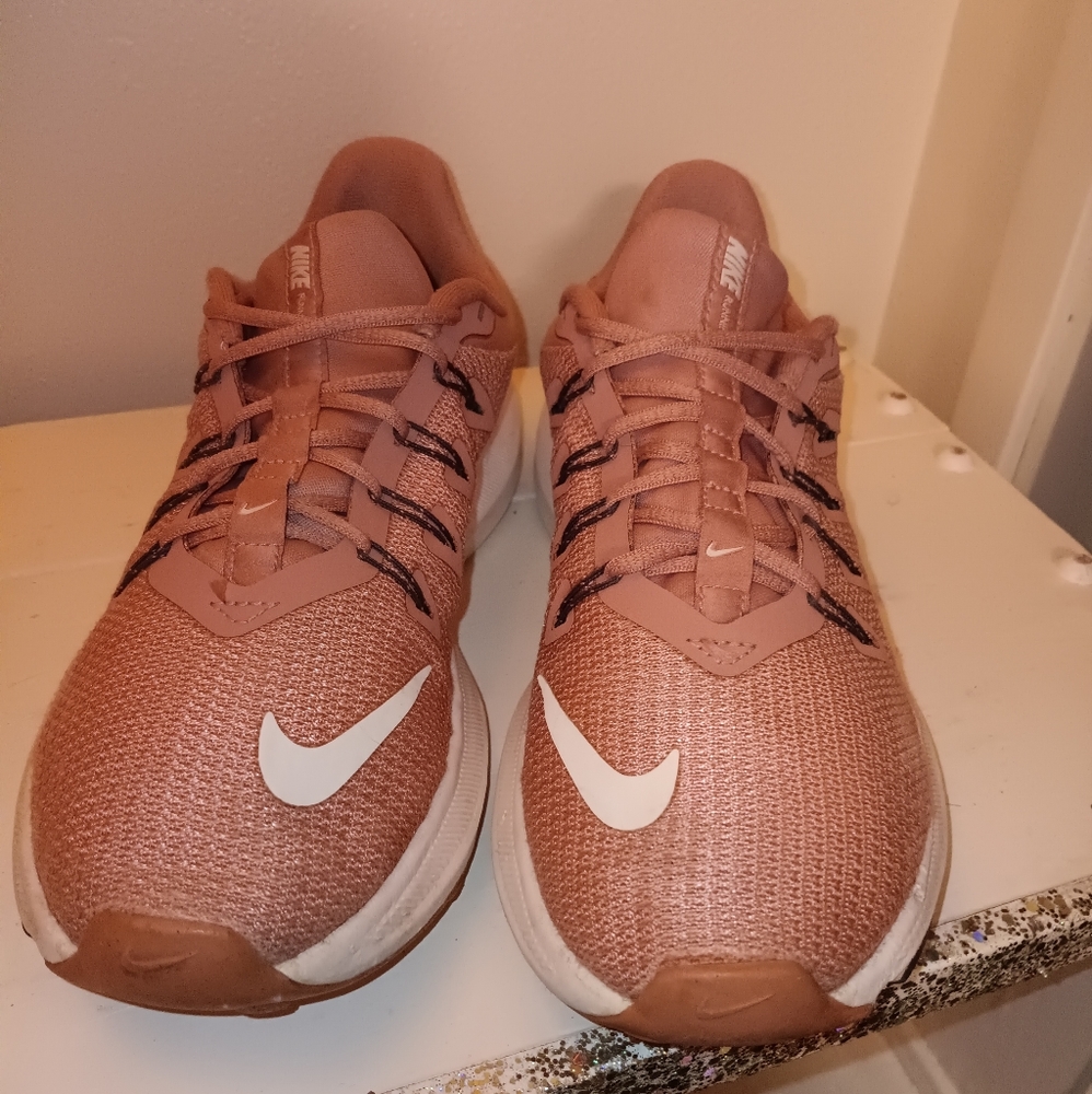 Nike Quest Marathon Running Coral Sneaker Tennis Shoe